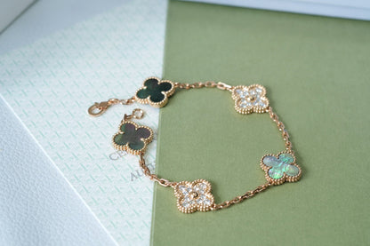 [⭐Novea] CLOVER 5 MOTIF GRAY MOP BRACELET COLLECTION