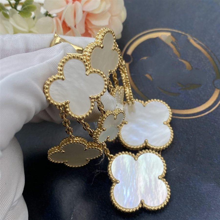 [⭐Novea]CLOVER EARRINGS WHITE MOP 4 MOTIFS GOLD